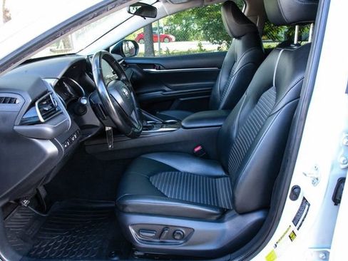 Used 2023 Toyota Camry SE image 10