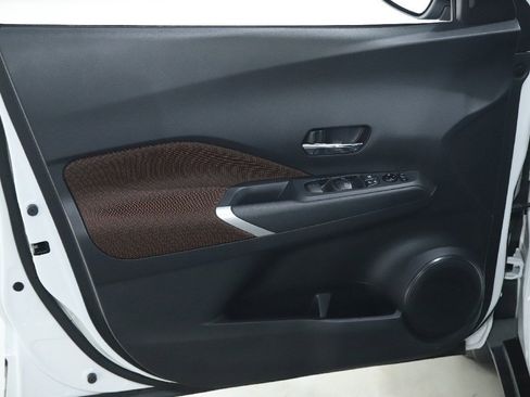 Certified 2024 Nissan Kicks SR image 15