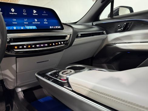 Certified 2024 Cadillac Lyriq Luxury RWD image 32