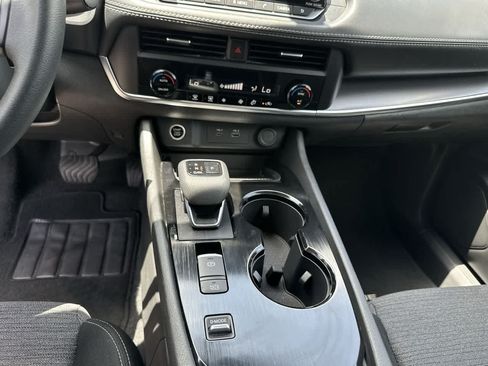 Used 2023 Nissan Rogue SV FWD image 25