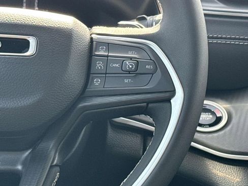 New 2025 Jeep Grand Cherokee Laredo X image 13