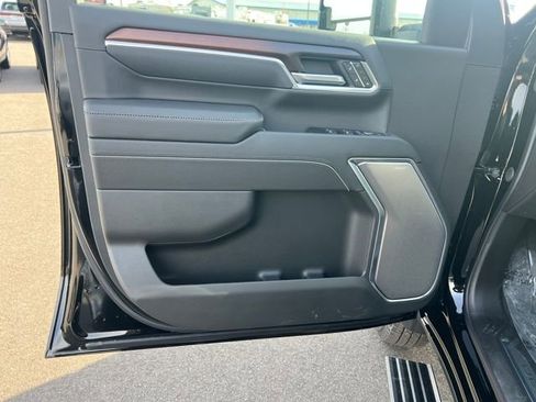 New 2026 GMC Sierra 3500 Denali w/ Denali Reserve Package image 15