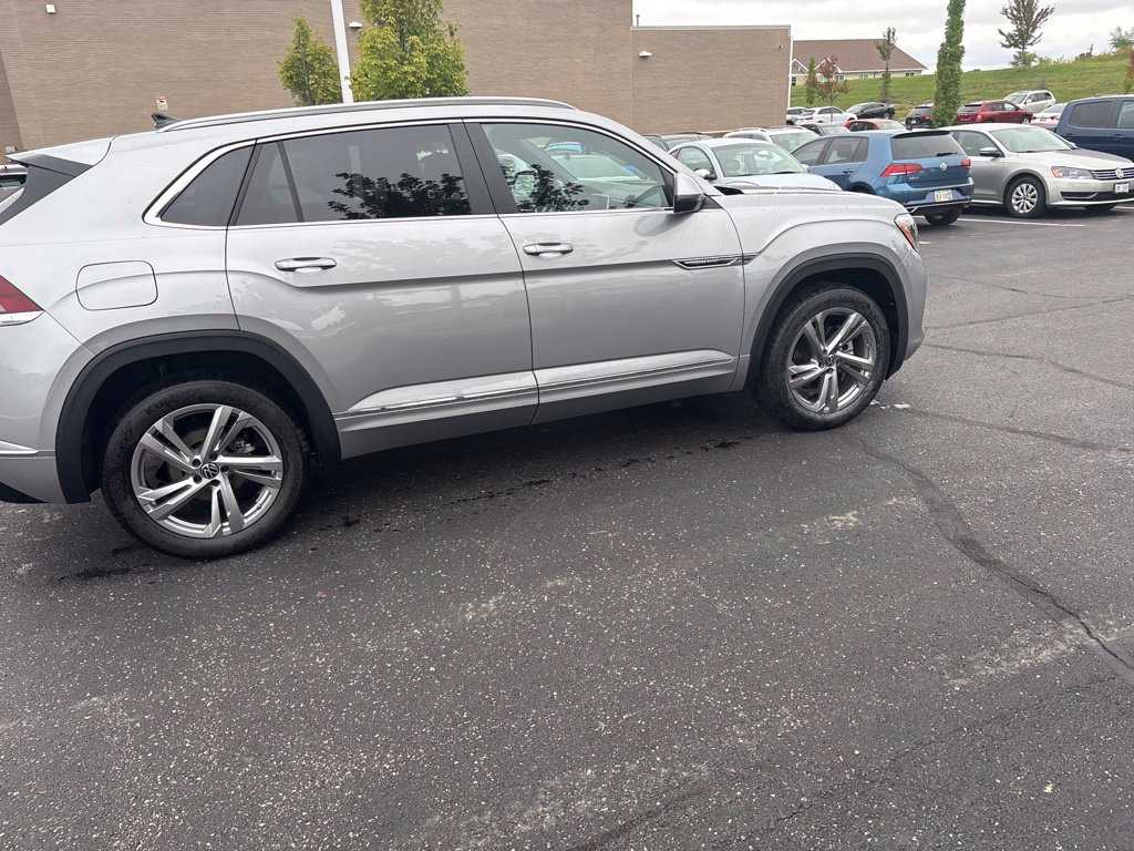 Used 2024 Volkswagen Atlas Cross Sport SEL R-Line AWD/4WD image 14
