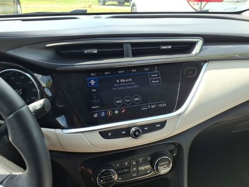 Used 2022 Buick Encore GX Select w/ Sport Touring Package FWD image 22