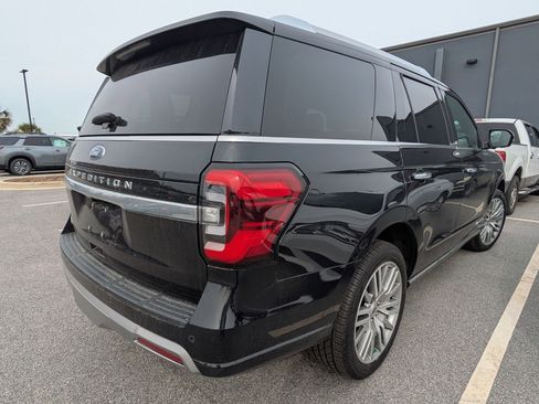 Used 2023 Ford Expedition Platinum image 4