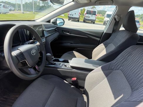 Used 2025 Toyota Camry LE FWD image 4