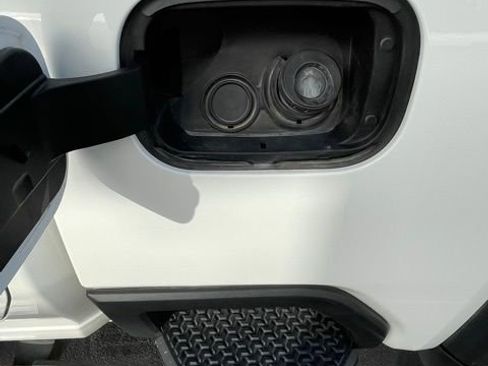 Used 2023 GMC Sierra 2500 SLT image 25