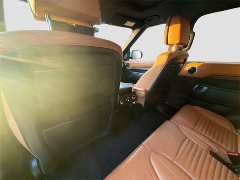 Used 2019 Land Rover Discovery HSE Luxury image 26