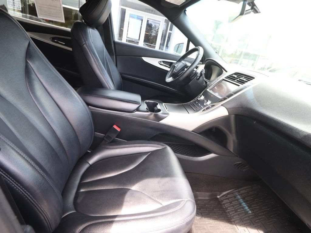 Used 2020 Lincoln Nautilus FWD image 14