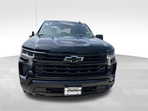 Used 2024 Chevrolet Silverado 1500 RST w/ Z71 Off-Road Package AWD/4WD image 2