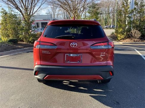 Used 2023 Toyota Corolla Cross XLE image 7