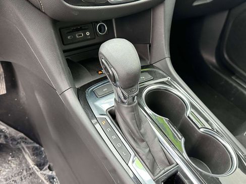 Used 2023 Chevrolet Equinox Premier image 30