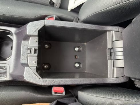 Used 2018 Toyota RAV4 LE FWD image 27