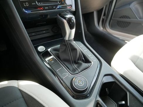 Certified 2025 Volkswagen Taos SE AWD/4WD image 31
