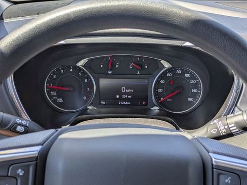 Used 2025 Chevrolet Blazer LT AWD/4WD image 17