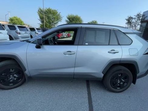 Certified 2021 Toyota RAV4 LE AWD/4WD image 5