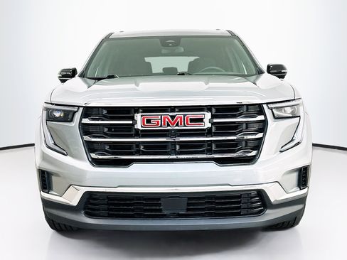 Used 2025 GMC Acadia Elevation image 2