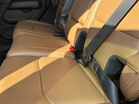 Used 2023 Jeep Wrangler Unlimited Rubicon w/ LED Lighting Group image 31