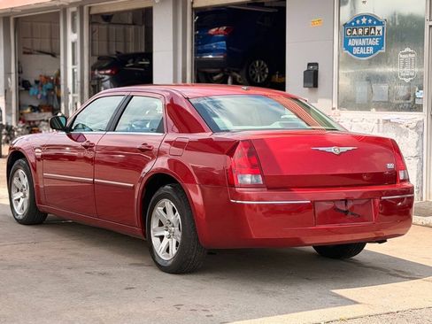 Used 2007 Chrysler 300 Touring w/ Comfort/Convenience Group RWD image 4