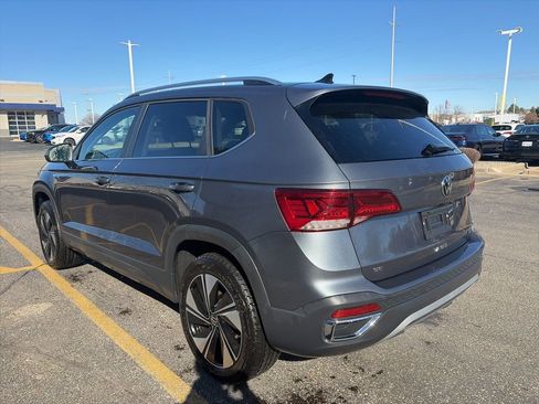 Used 2024 Volkswagen Taos SE image 6