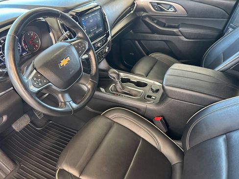 Used 2023 Chevrolet Traverse Premier FWD image 10