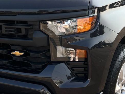 Used 2023 Chevrolet Silverado 1500 Custom AWD/4WD image 31