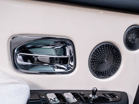 Used 2019 Rolls-Royce Phantom Sedan RWD image 29