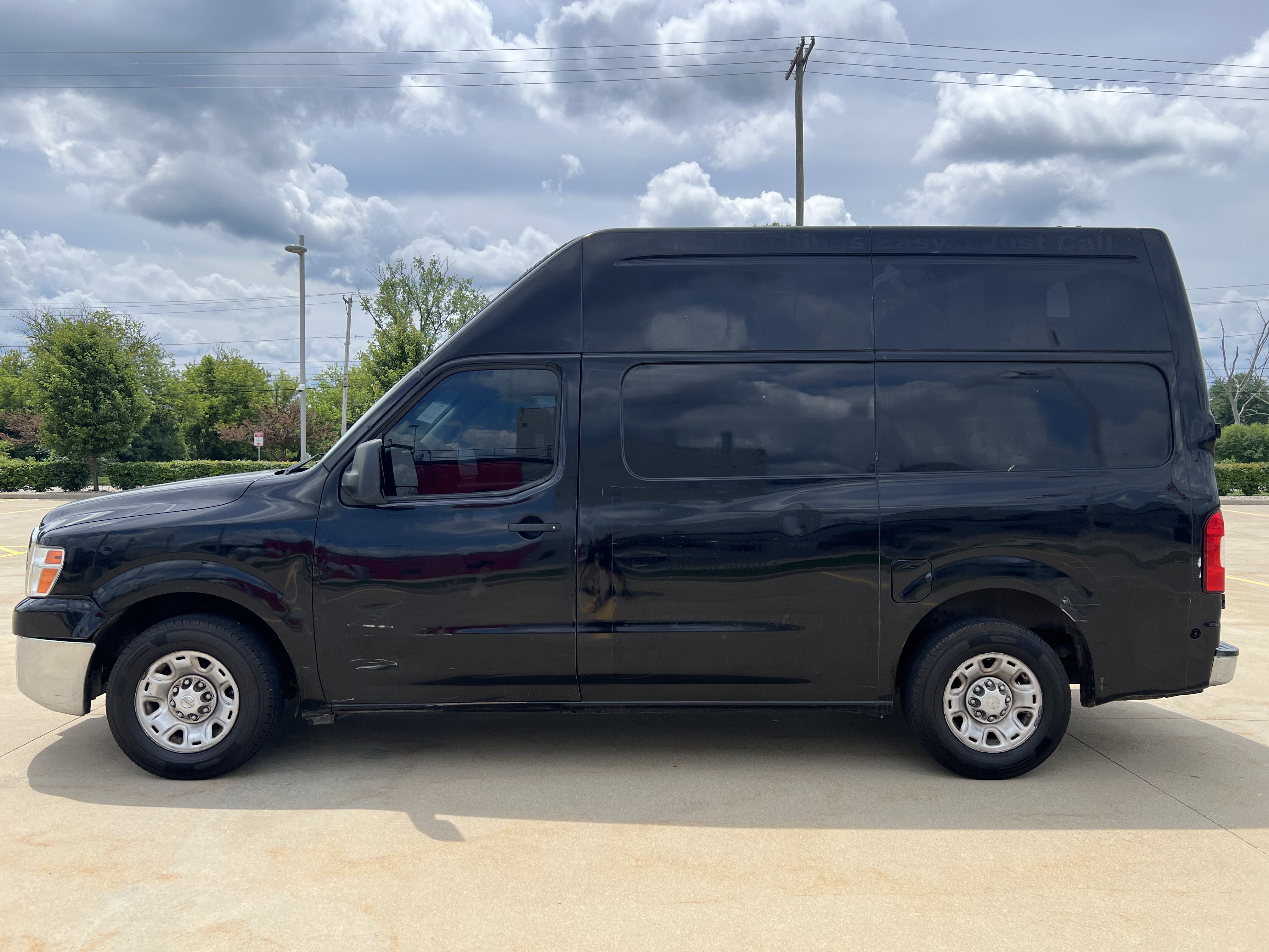 Used 2013 Nissan NV 2500 SV w/ Technology Pkg RWD image 3