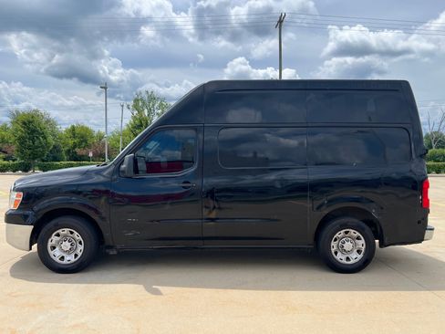 Used 2013 Nissan NV 2500 SV w/ Technology Pkg RWD image 3