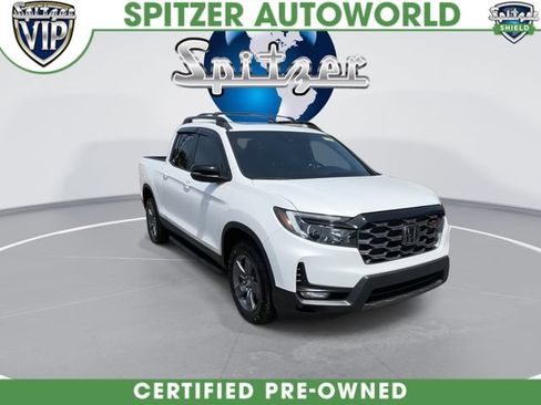 Used 2025 Honda Ridgeline TrailSport image 2