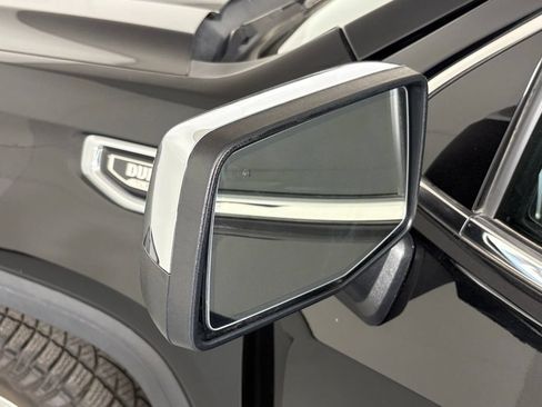 Used 2023 GMC Sierra 1500 Denali AWD/4WD image 12
