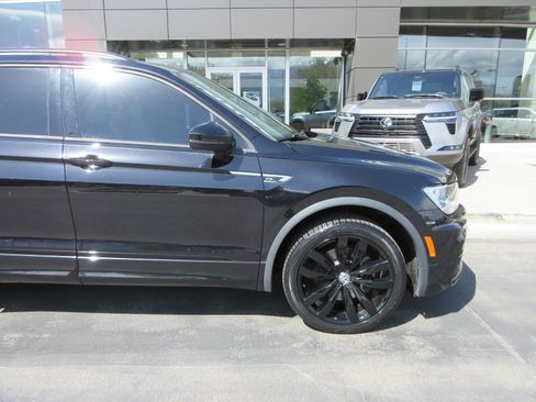 Used 2020 Volkswagen Tiguan SE R-Line AWD/4WD image 14