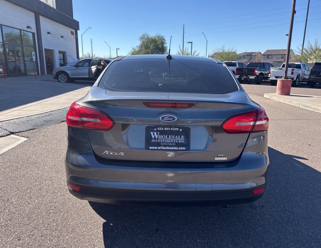 Used 2018 Ford Focus SE w/ SE Appearance Package FWD image 6