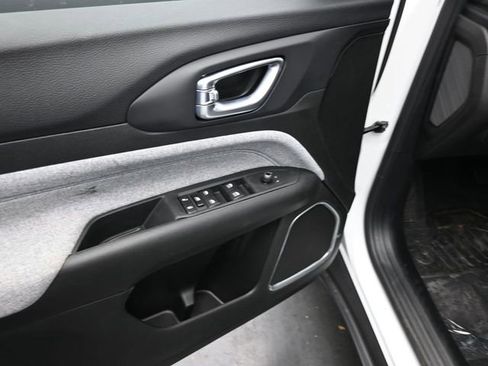 Used 2025 Jeep Compass Sport AWD/4WD image 22