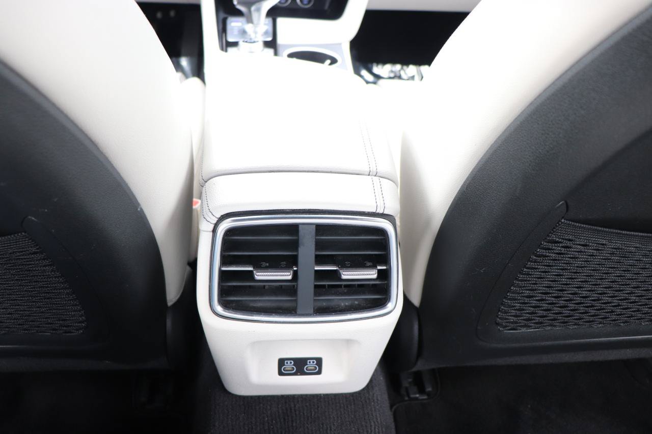 Used 2025 Genesis G70 2.5T AWD/4WD image 20