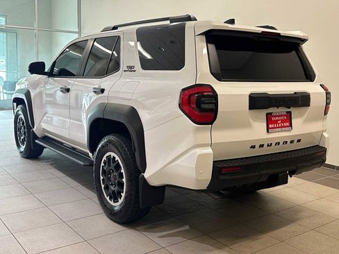 Certified 2025 Toyota 4Runner TRD Off-Road Premium AWD/4WD image 4