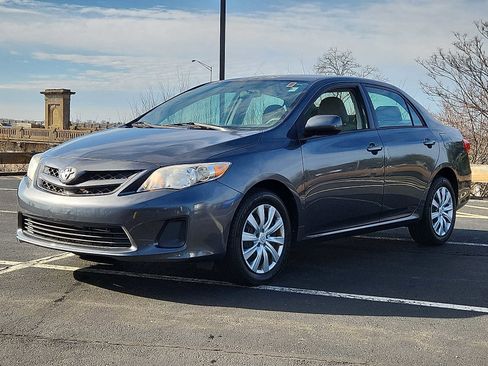 Used 2012 Toyota Corolla LE image 3