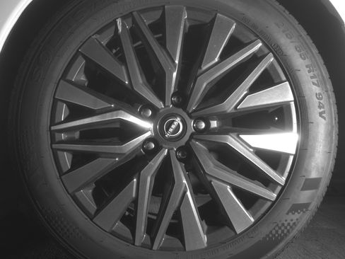 Used 2025 Nissan Altima 2.5 SV FWD image 14