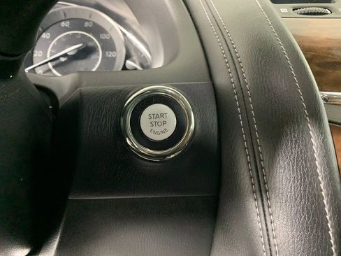 Used 2020 Nissan Armada SL image 18