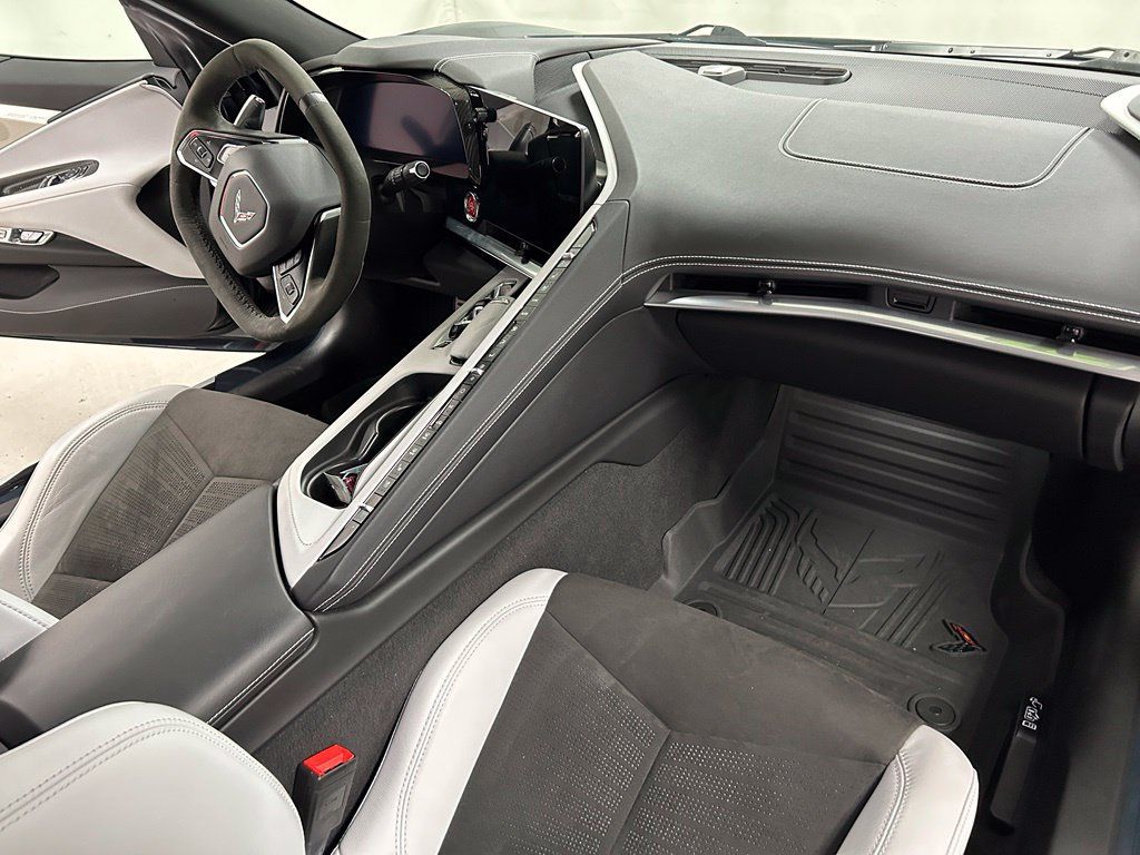Used 2021 Chevrolet Corvette Stingray Preferred Cpe w/ Z51 Performance Package RWD image 14