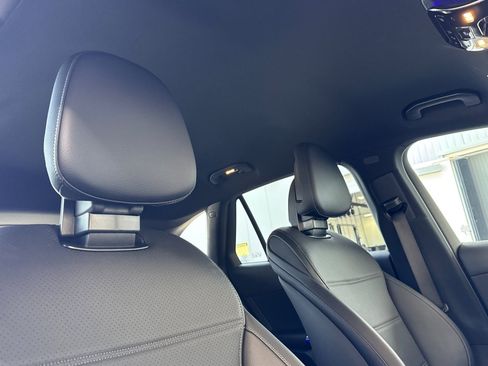 Used 2025 Mercedes-Benz GLC 300 4MATIC image 25