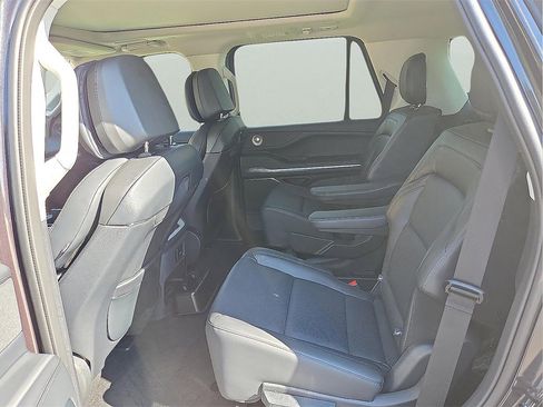 New 2025 Lincoln Navigator Reserve image 11