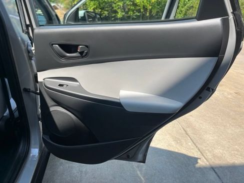 Used 2022 Hyundai Kona SE FWD image 15
