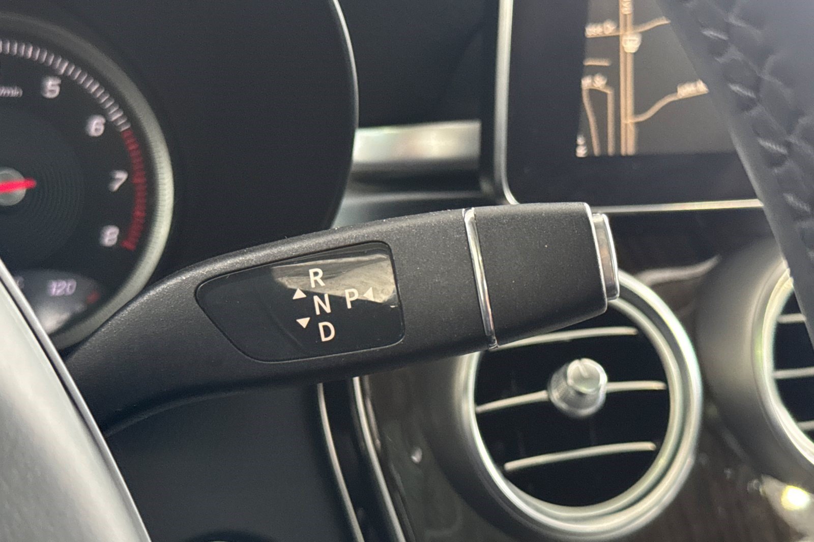 Used 2016 Mercedes-Benz GLC 300 4MATIC image 34