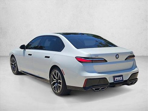 Used 2023 BMW 760i xDrive AWD/4WD image 7