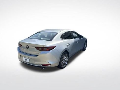Used 2019 MAZDA MAZDA3 Sedan FWD image 3