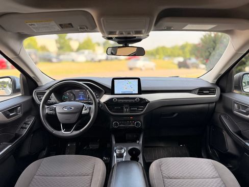 Used 2022 Ford Escape SE w/ Convenience Package FWD image 2