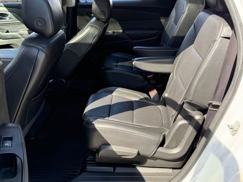 Used 2018 Chevrolet Traverse Premier w/ Driver Confidence II Package FWD image 20