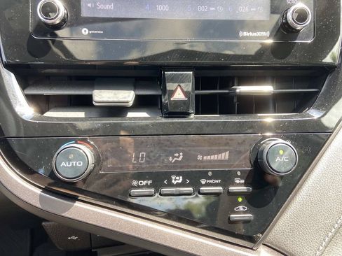 Used 2021 Toyota Camry SE FWD image 37