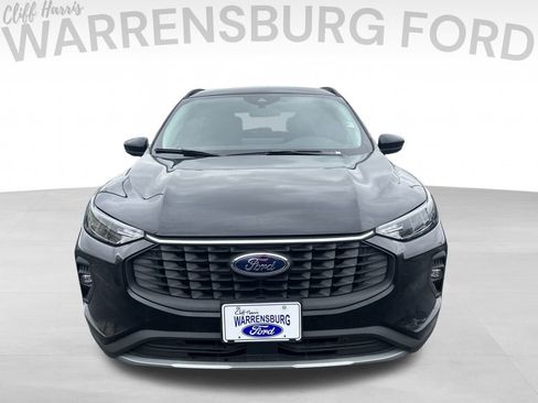 New 2025 Ford Escape SE image 2